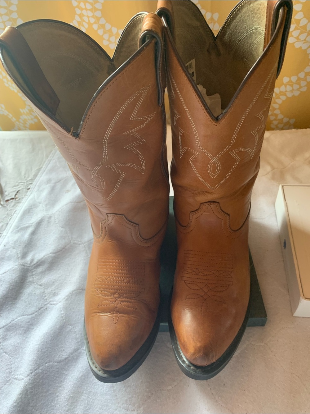 Classic Tan Western Cowboy Boots 8EE men’s “truck & peanut” brownish tan leather